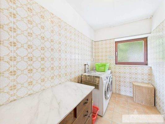 CAM04062G0-PR0033-STILL022