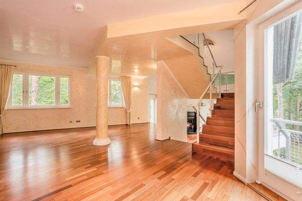 Wohnbereich/Zugang zum DG