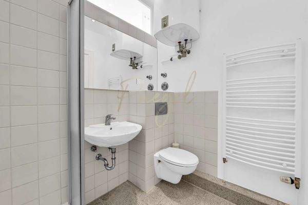 Bad mit Handtucheizkörper