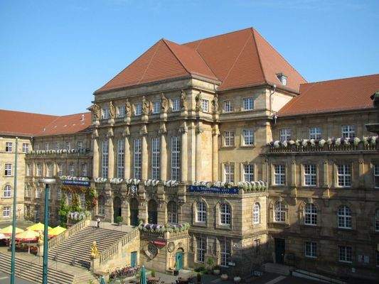 Direkt gegenüber dem Kasseler Rathaus