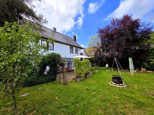 Seitenansicht_mit Garten