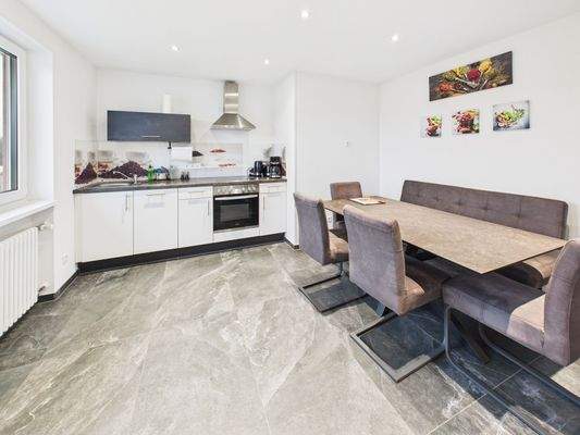 Beispielwohnung Küche mit Essbereich 