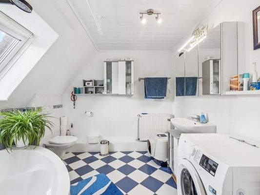 Badezimmer Whg Dachgeschoss