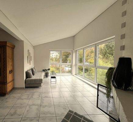 Wohnbereich mit tollem Blick in den Garten