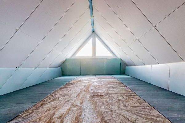 Großzügiger Spitzboden