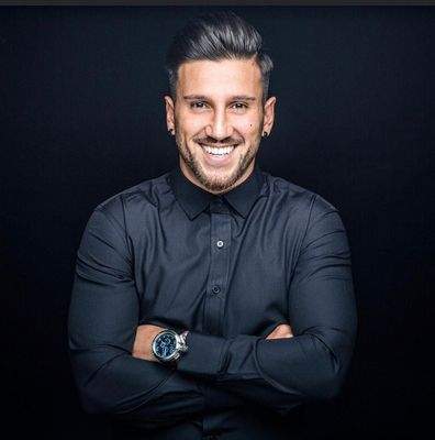 Ich bin gerne für Sie da.
A. Malci