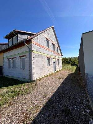 Außen Staßenseite.JPG