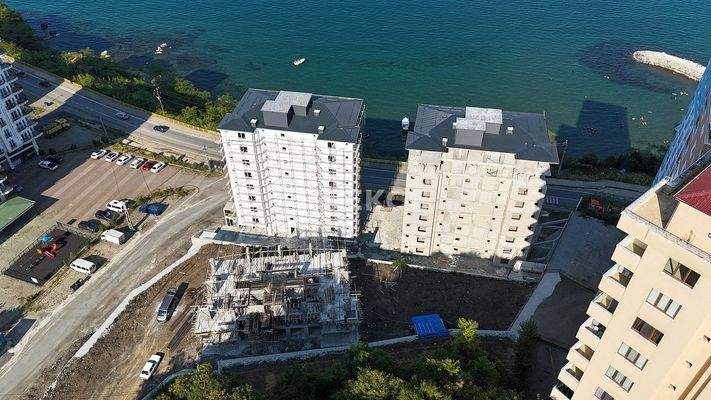 3-Bedroom Apartments in New Building in Trabzon Konakonu