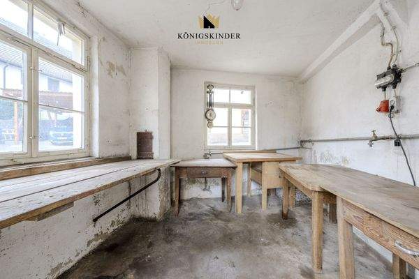 Raum für Handwerk und Lager.