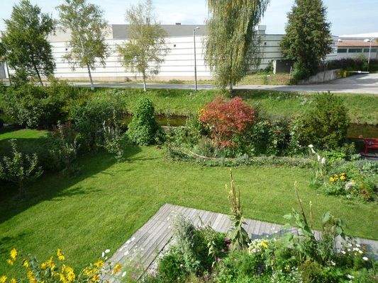 Blick auf Garten und Glan