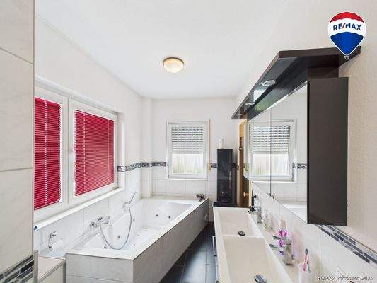 RE/MAX Immobilien DeLux Haus Konz - Roscheider Hof