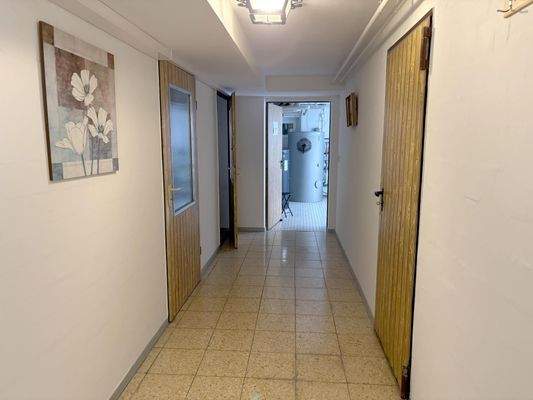 Zugang zu den Kellerräumen