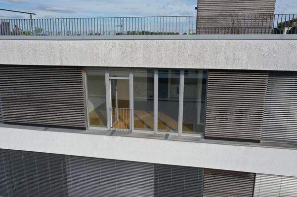 Drohnenblick ins Wohnzimmer