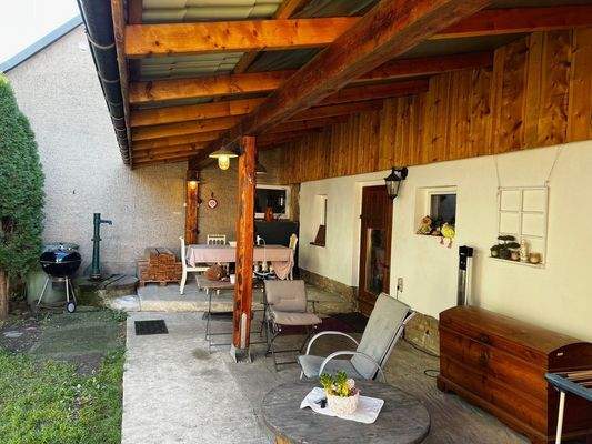 überdachte Terrasse