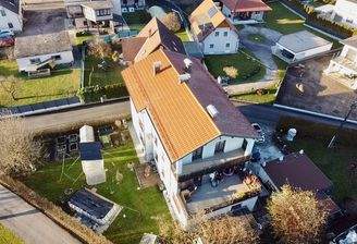 Kleinwohnung mit Gartenanteil