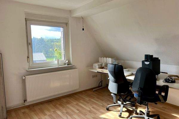 DG - Zimmer nur Straße rechts