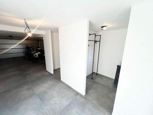 Garage und Kellerräume