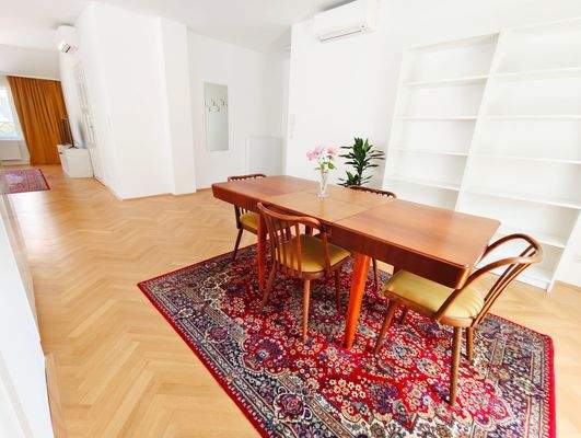 Wohnraum mit Essbereich