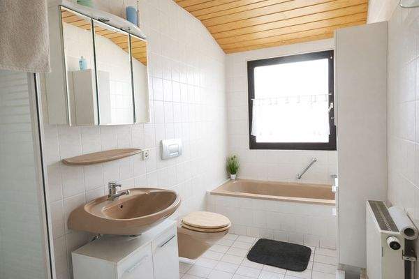 Mit KI überarbeitet