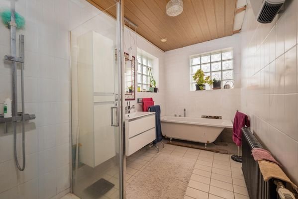 Haus 2 - Obergeschoss - Badezimmer