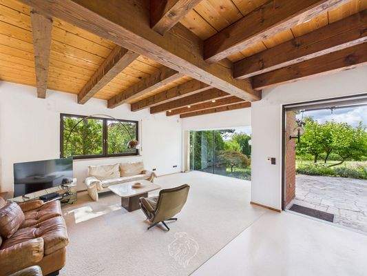 Wohnbereich mit Blick in den Garten EG