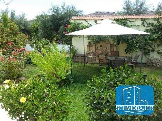 Kreta, Peri: Einfamilienhaus mit schönem Garten und toller Aussicht zu verkaufen