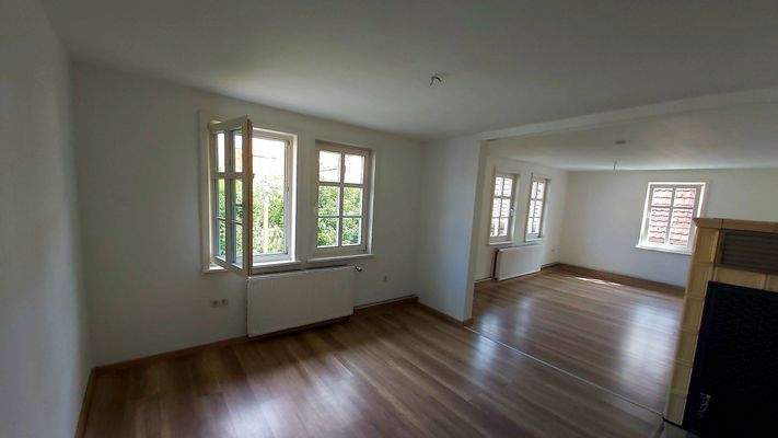 Wohnraum mit Holzboden