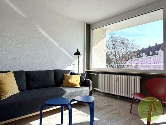 Couch ist auch dabei &amp; der Blick nach draußen sowi