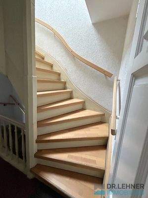 Treppe zum Dachgeschoss 