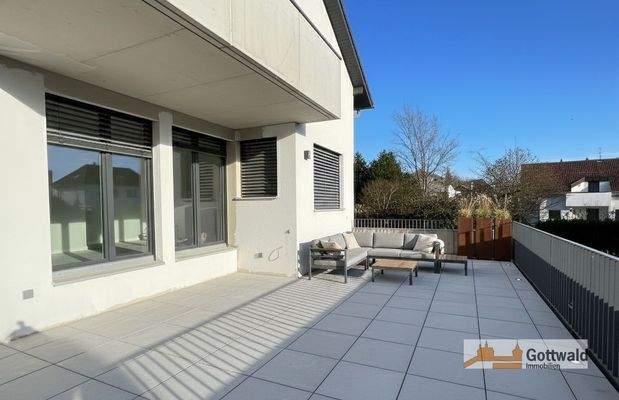 Balkon vorn - KI generiert