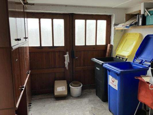 Garage im Nebengebäude