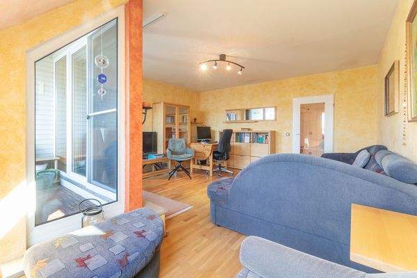 ...Wohn- und Essbereich...