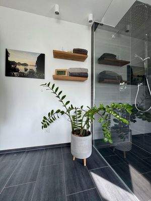 Eltern Badezimmer OG