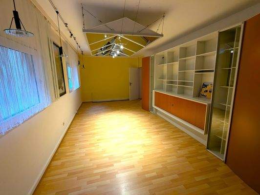 Dieser Bereich im Keller lässt sich ausgezeichnet als Büro nutzen