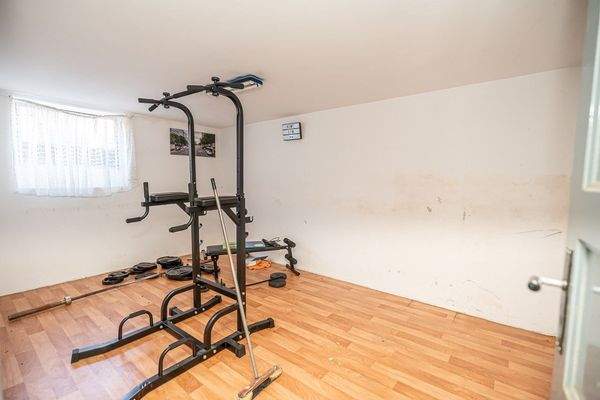 Keller (linke Haushälfte)