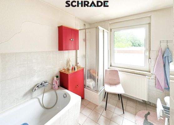 ... helles Komplettbad