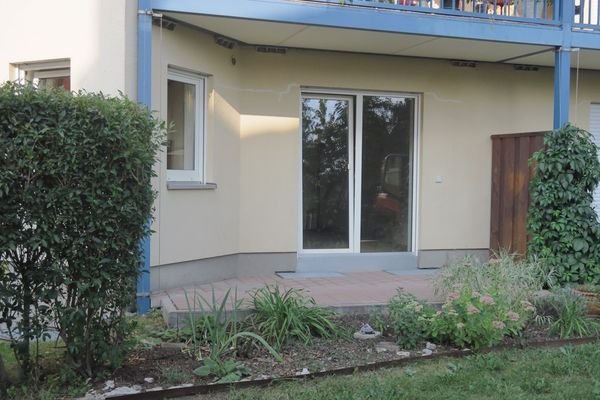 Terrasse zur Wohnung