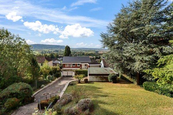 Blick ins Grundstück