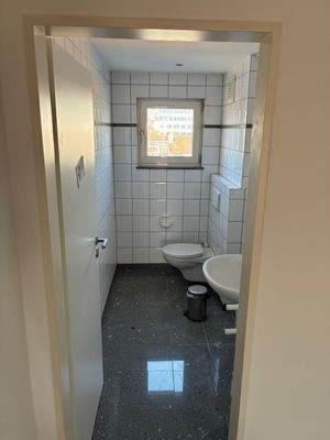 Damen Toilette.jpg