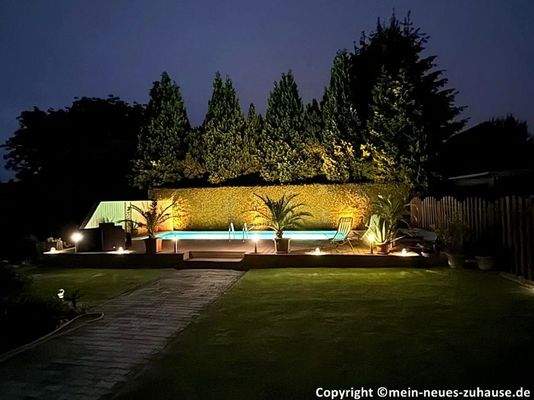 Bild 19 Pool bei Nacht