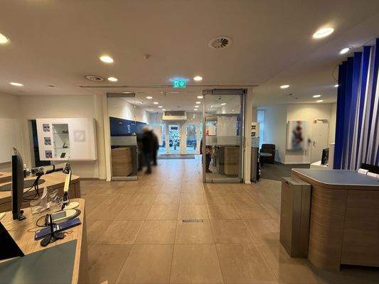 Blick in den großen Empfangsbereich