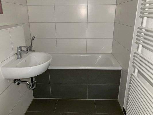 Badezimmer mit Badewanne