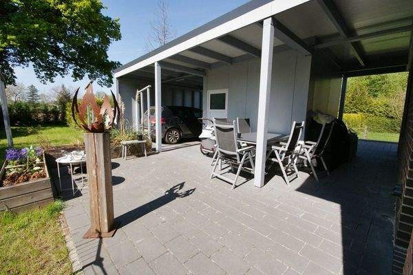 674M  Terrasse und Carport