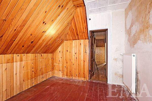 Blick ins Zimmer im Dachgeschoss