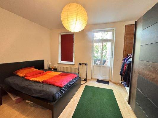 Schlafzimmer mit Balkon