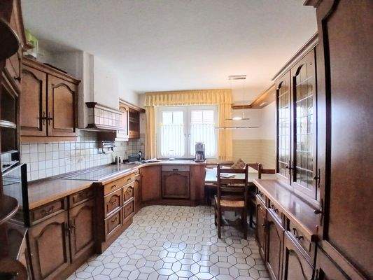 Küche mit Essbereich  inkl. EBK