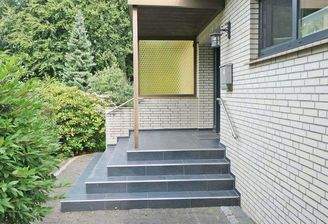 Blick zum Hauseingang