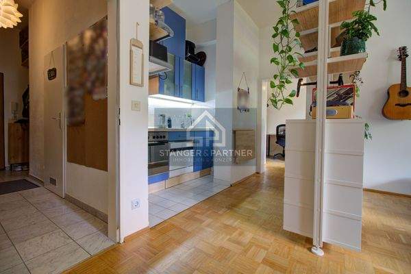 Blick zur Küche und Schlafzimmer