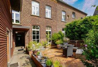 rückwärtige Hausansicht