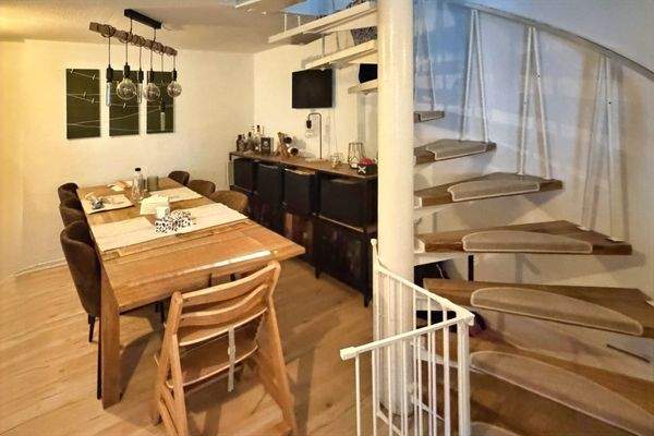 Stadthaus 1 - Essecke Einheit 8 EG + Treppe zum 1. OG Hinterhaus